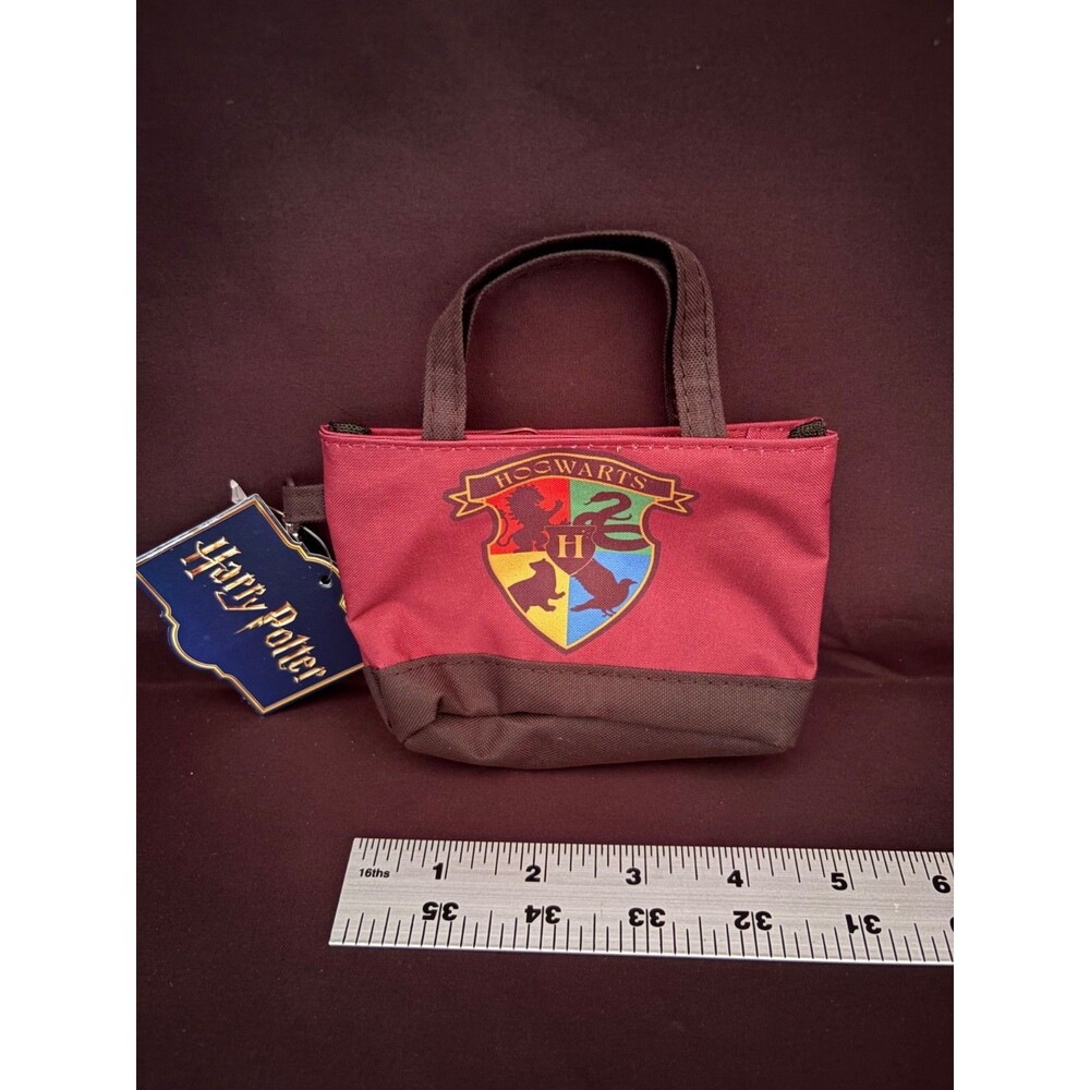 Harry Potter — Hogwarts Crest Key Chain Pouch • Brand New with Tag • 2025
